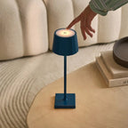 Wouter lamp close-up delft blue finish and touch base