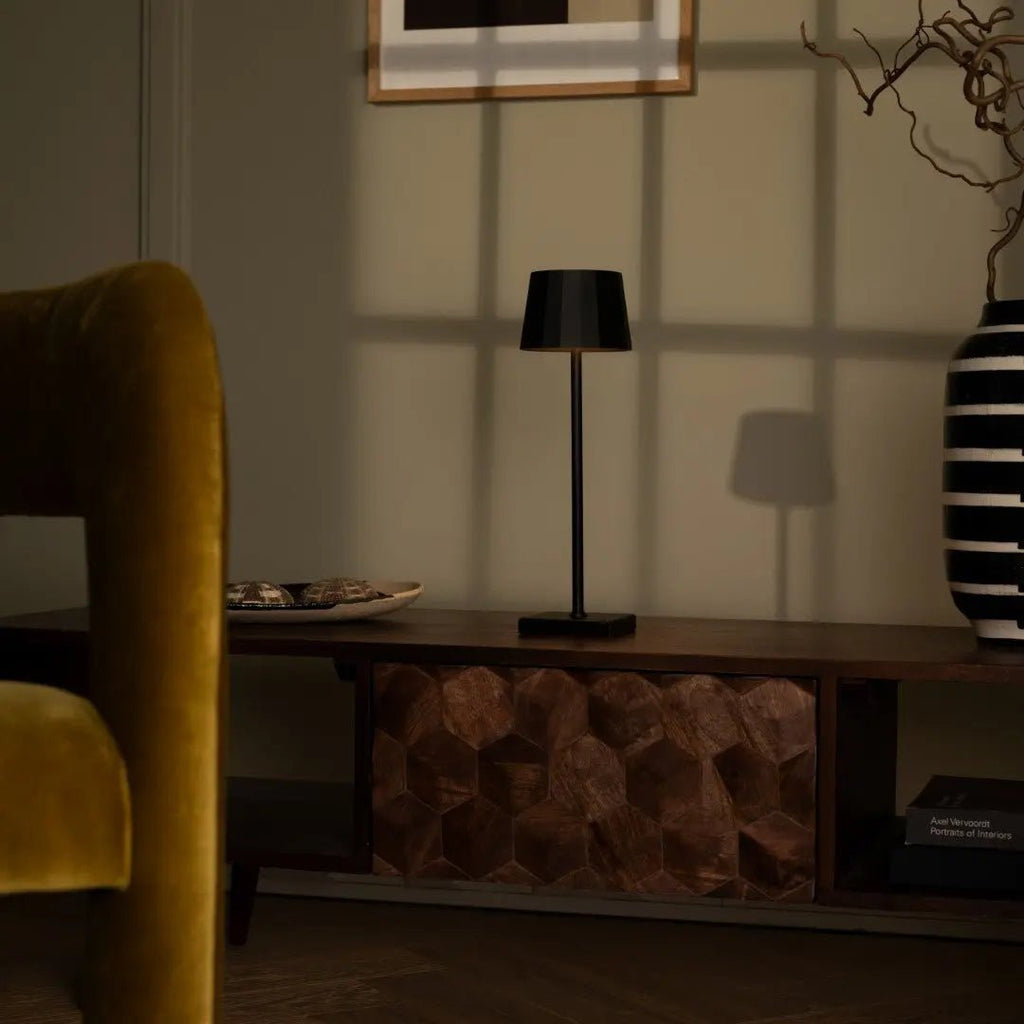 William cordless lamp on dining table in ambient light mode