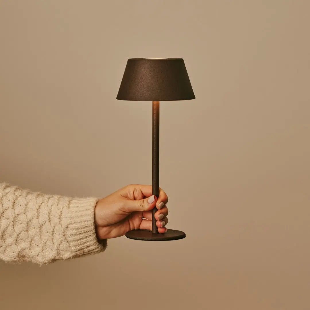 Milou cordless lamp USB-C charging detail