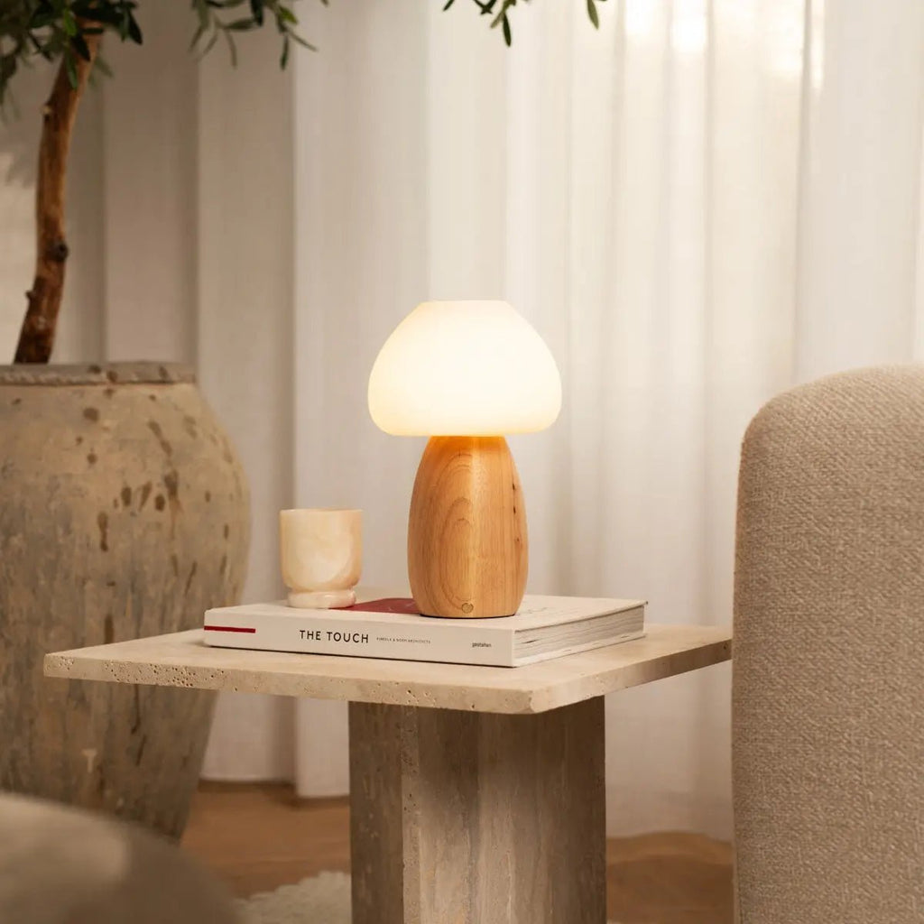 Beer lamp USB-C charging detail