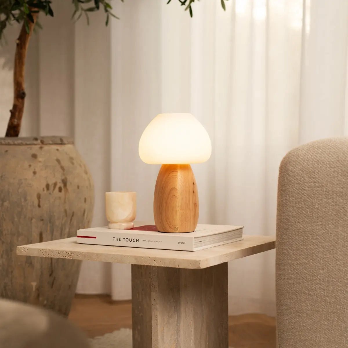Beer lamp USB-C charging detail