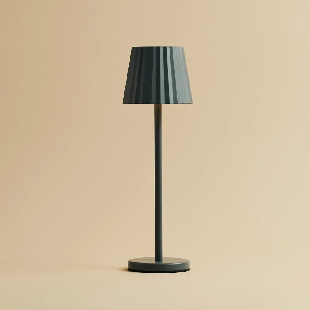 Maya rechargeable lamp 5200 mAh battery detail
