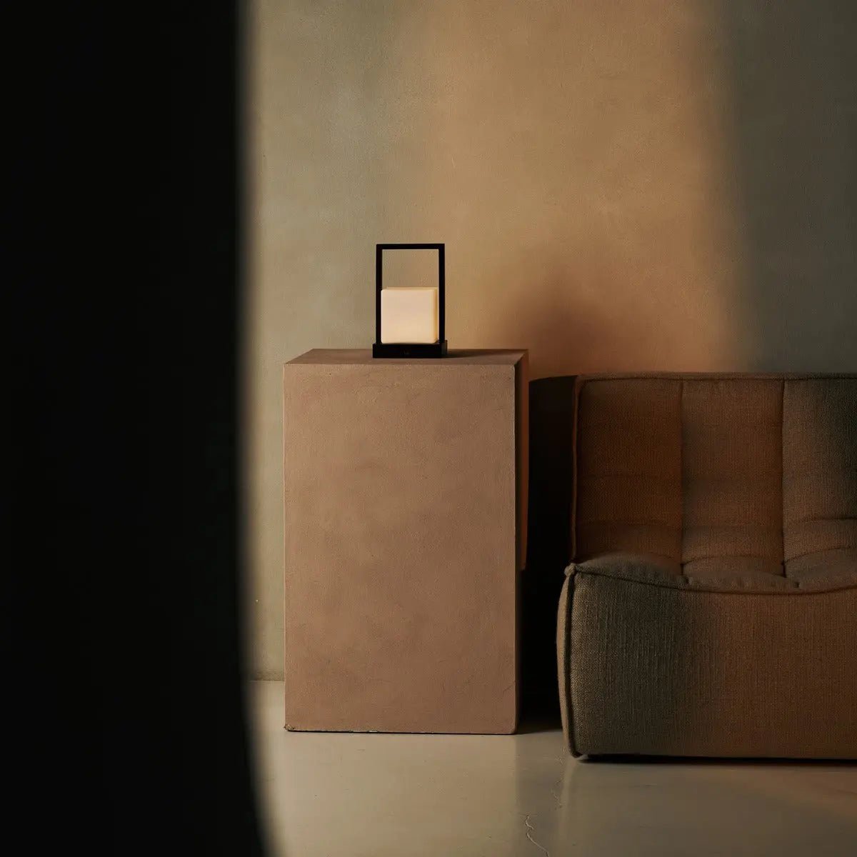 Noah dark brown lamp full product view on white background