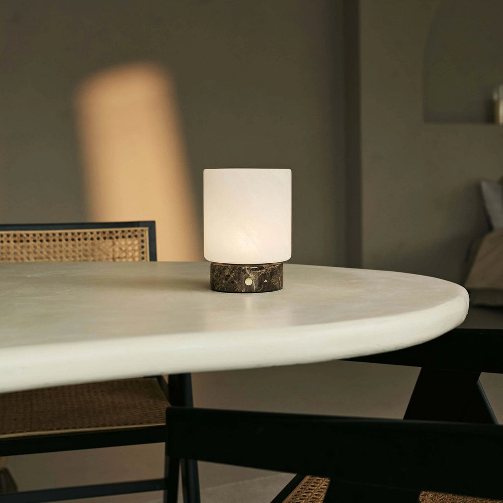 Cuyp rechargeable lamp touch-dim close-up