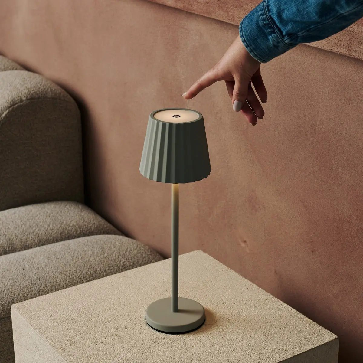 Maya shadow grey lamp close-up of metal finish and touch base
