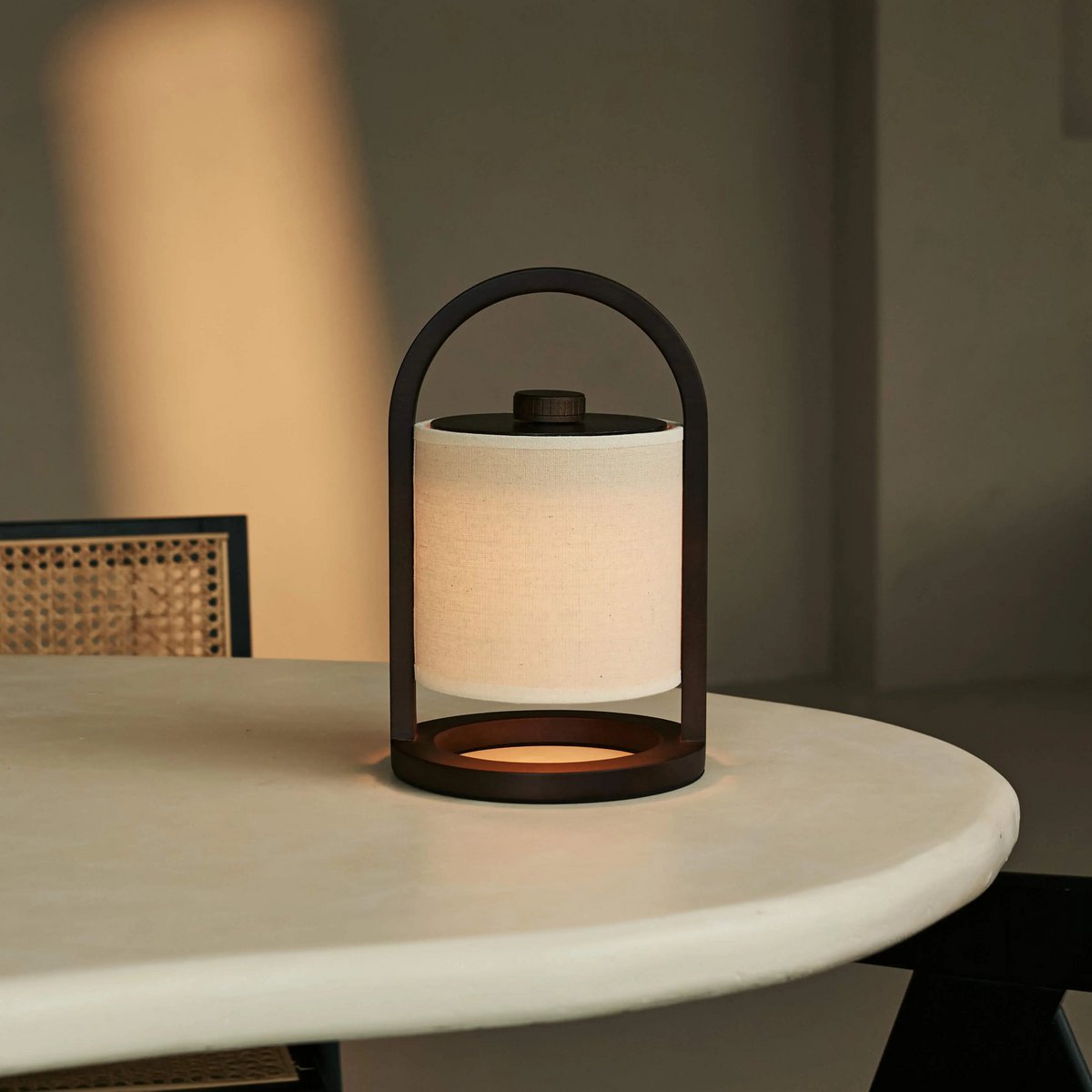 River rechargeable lamp touch-dim function close-up