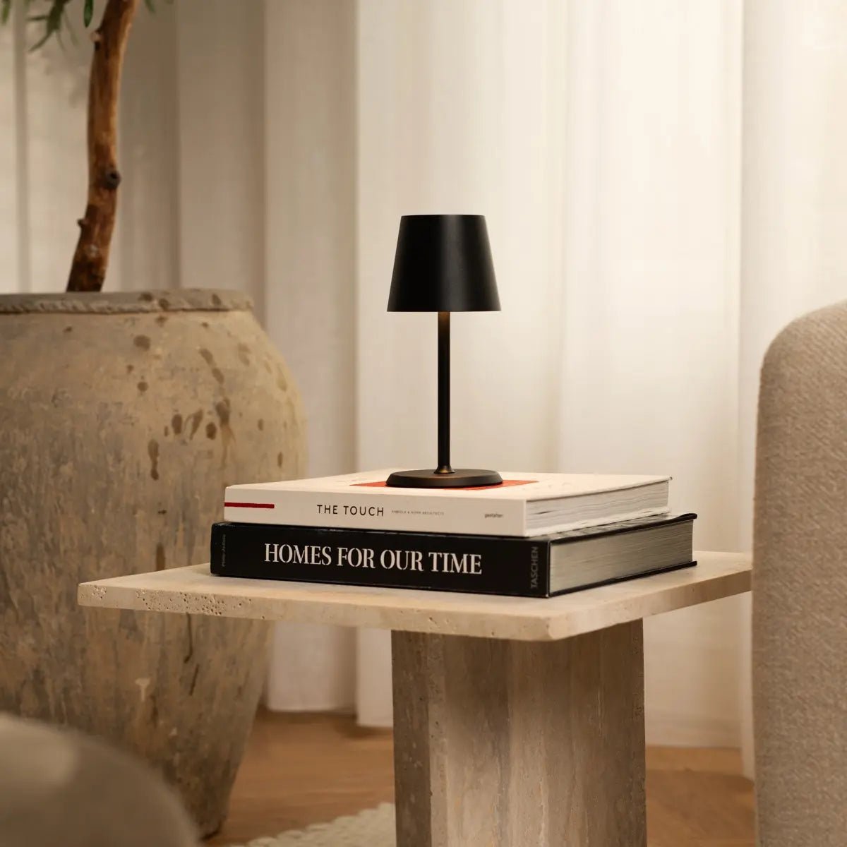 Luca rechargeable lamp touch-dim function close-up