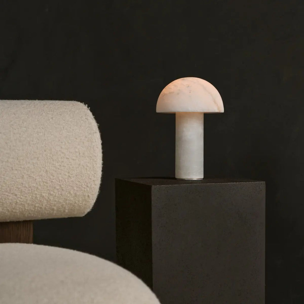 Francesco alabaster lamp close-up of natural stone veining