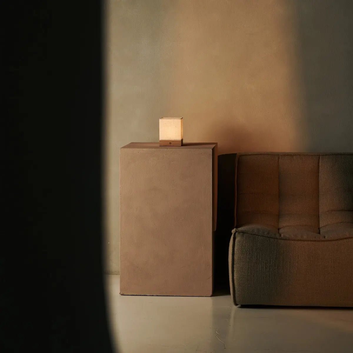 Zano rechargeable lamp touch-dim control close-up
