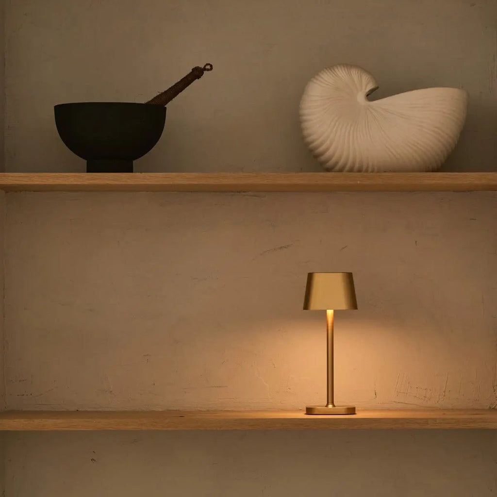 Ava gold metal lamp 3 light modes detail