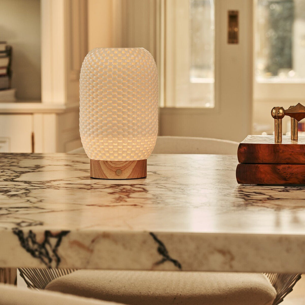 Aurora cordless lamp 5000 mAh battery detail