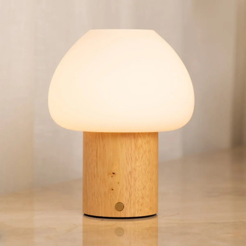 Fynn wooden lamp USB-C charging detail