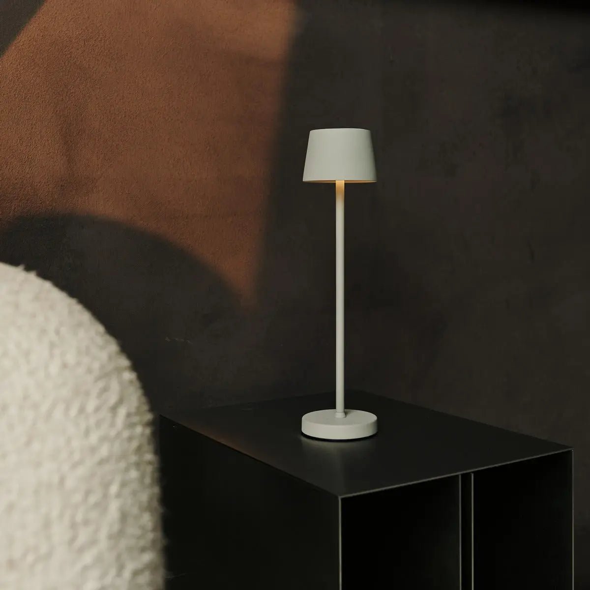 dwelly Professional Set Vondel shadow grey hospitality lighting