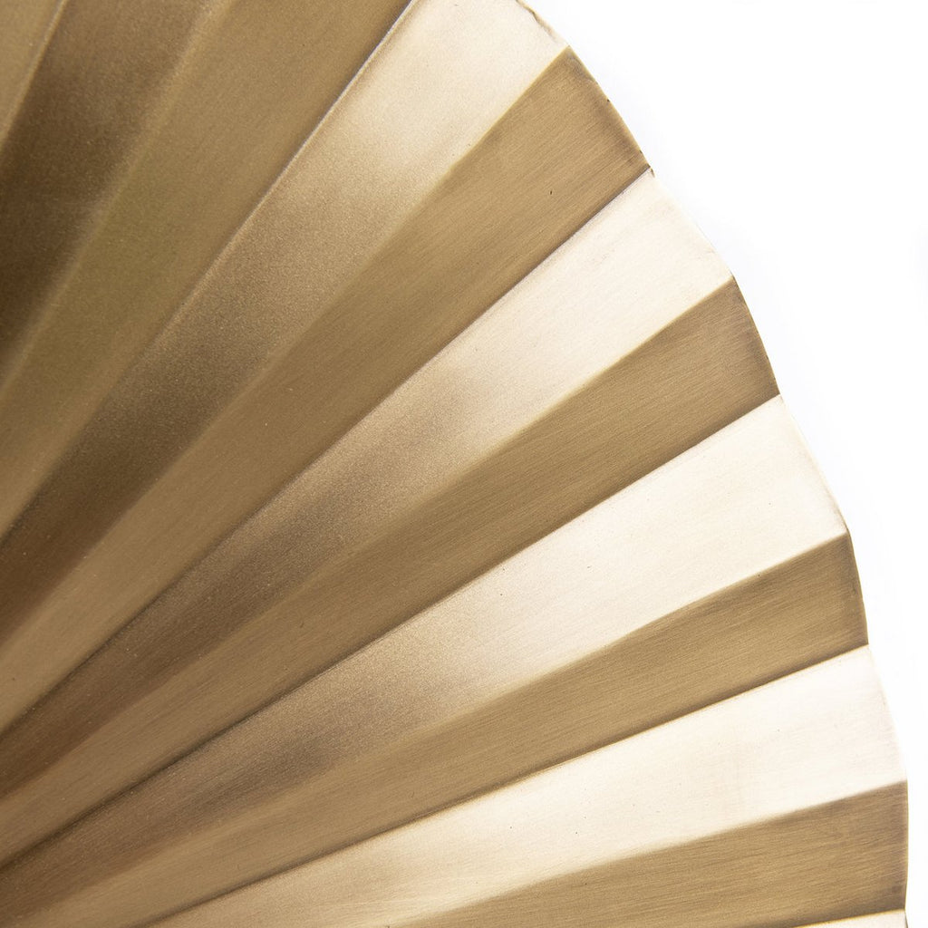 Tsijn Brass Pleated Iron Wall Lamp