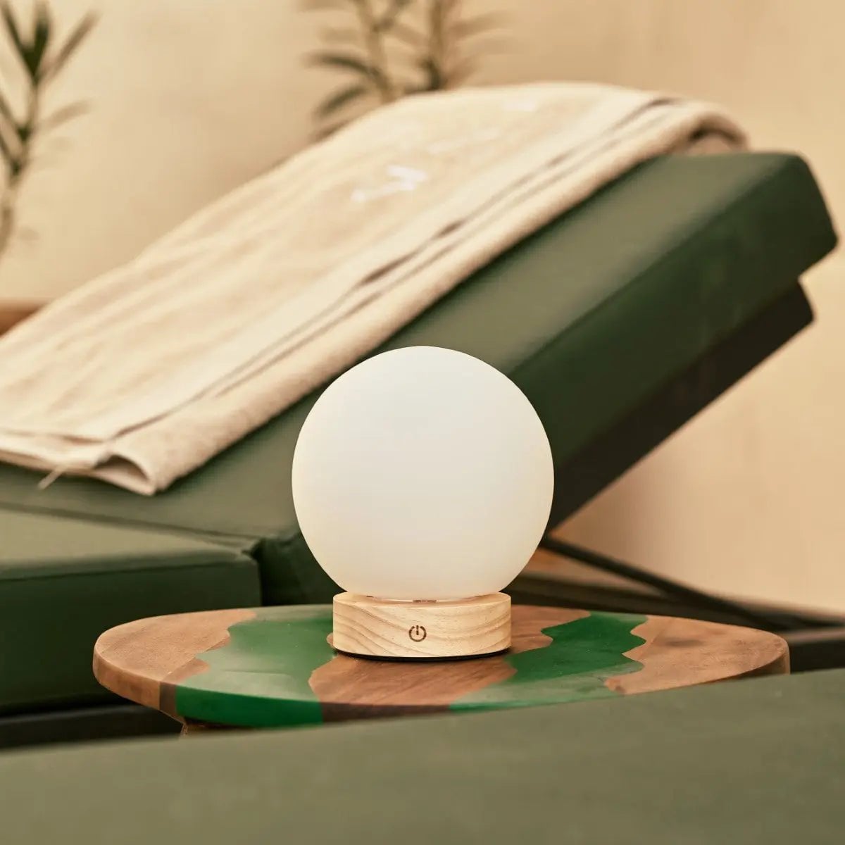 Flore cordless lamp overhead view compact form