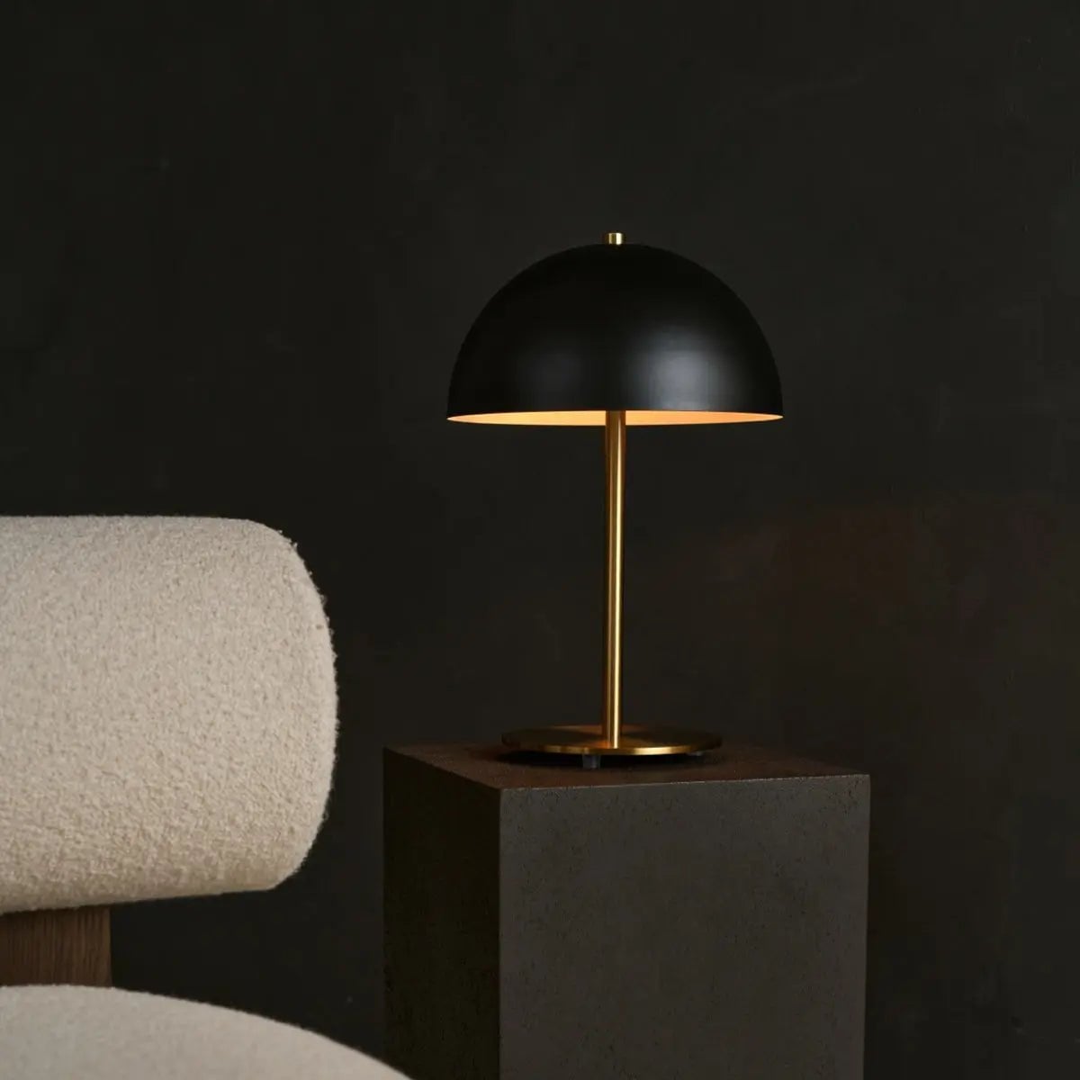 Joren table lamp close-up of gold metal detail