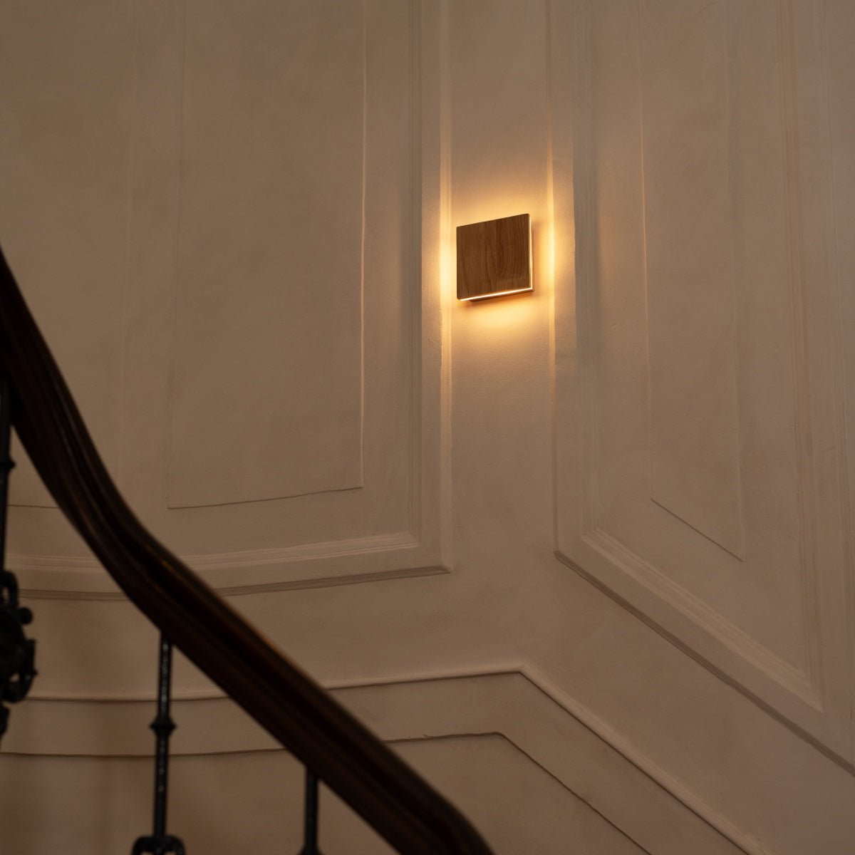 Lane cordless wall lamp side view showing compact form