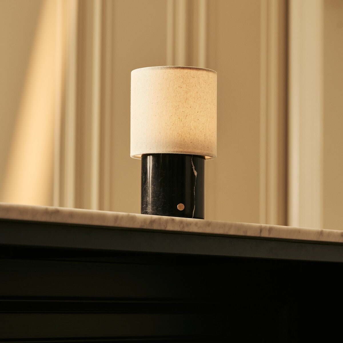 Caspian cordless lamp modular shade detail