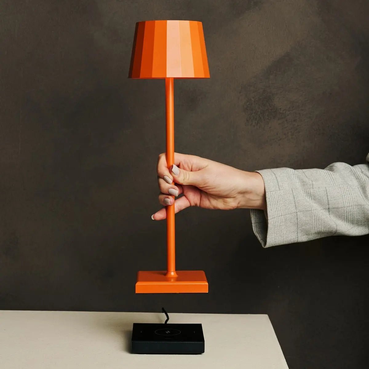 Wouter orange blossom metal lamp 3 light modes detail