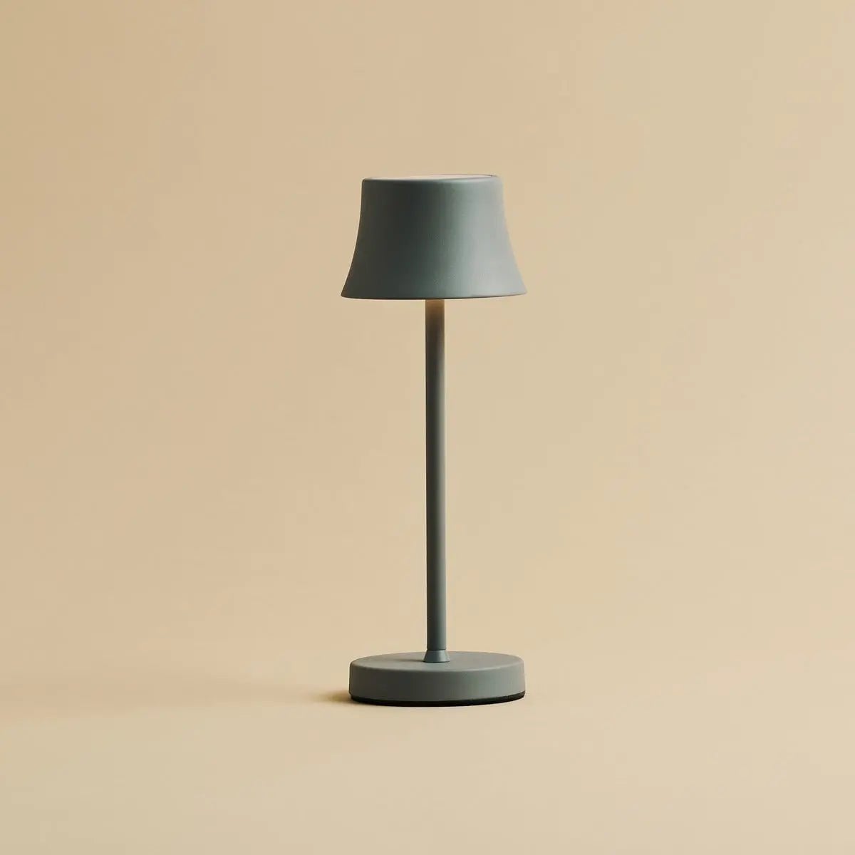 De Pijp lamp top view showing touch-dim sensor