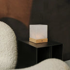 Yce Mini rechargeable lamp 5000 mAh battery detail