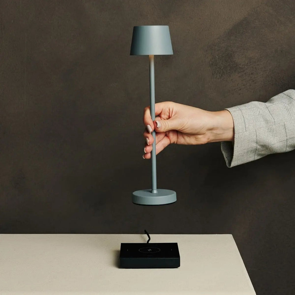 Vondel cordless table lamp with USB-C charging cable