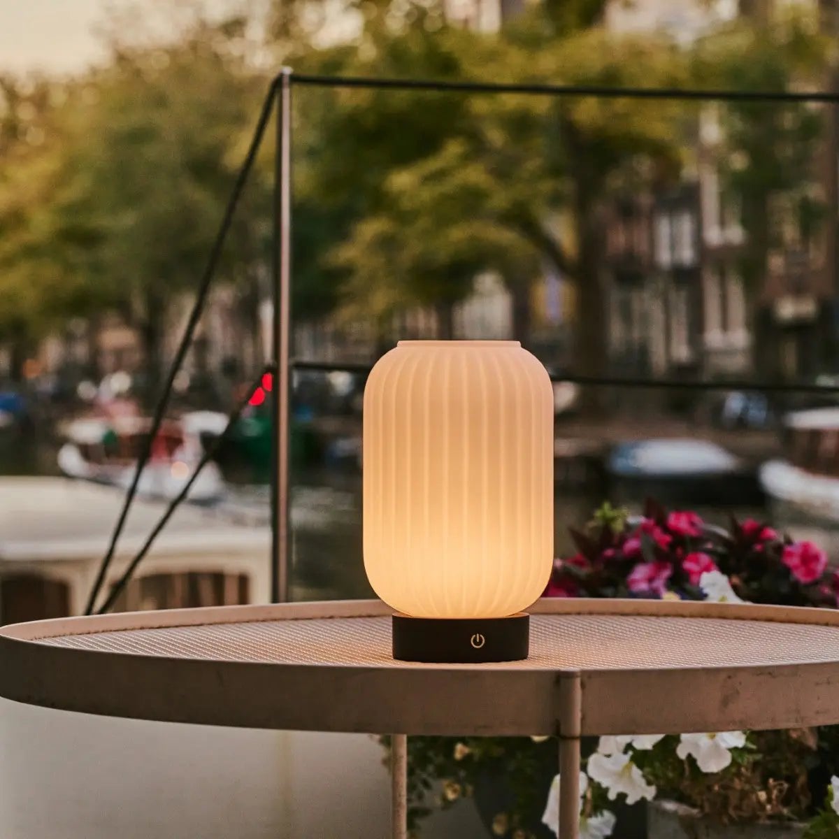 Lilly rechargeable lamp candlelight mode warm setting