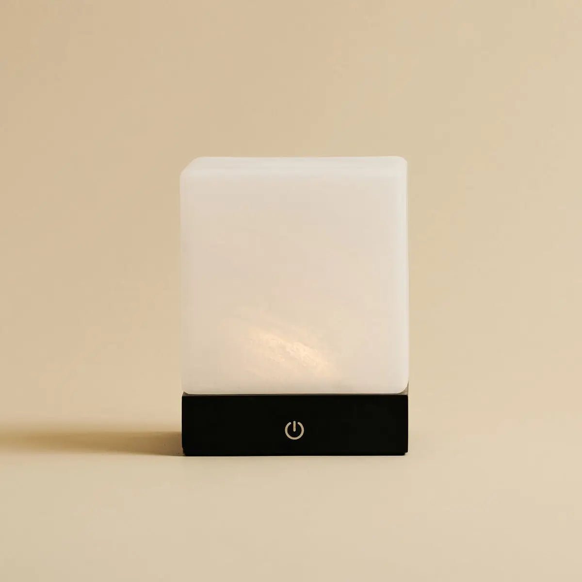 Yce Mini rechargeable lamp 3 light modes detail