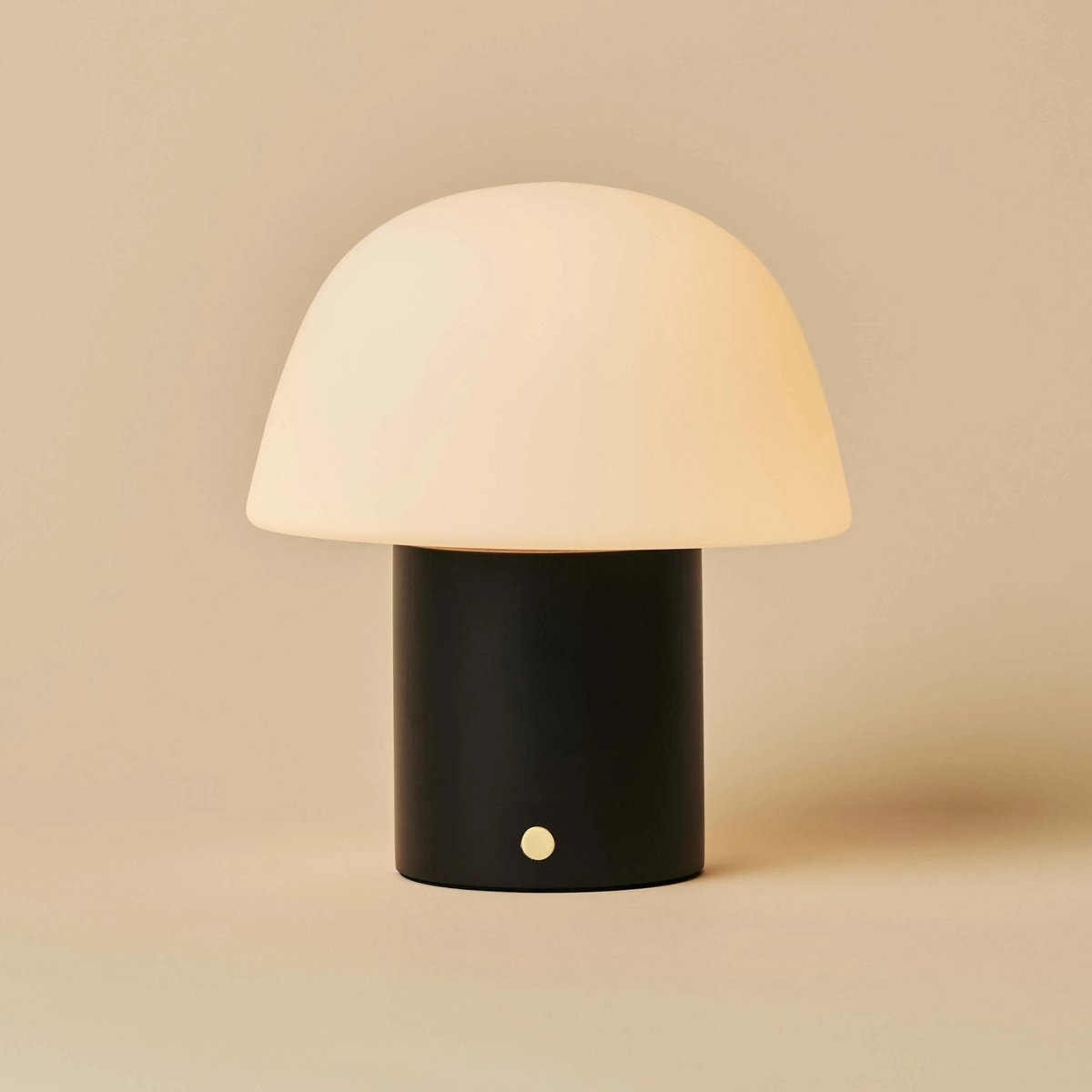 Yannick rechargeable lamp 5000 mAh battery detail