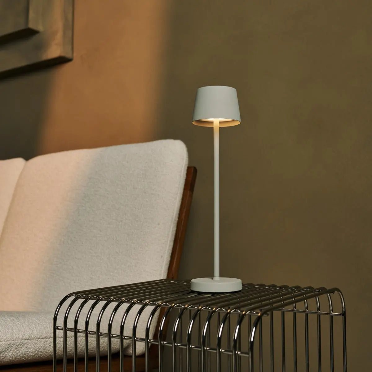 Amstel Dock with Vondel lamps charging