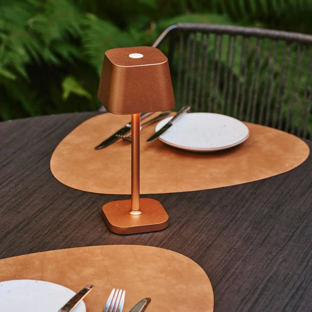 Ava copper metal lamp 3 light modes detail