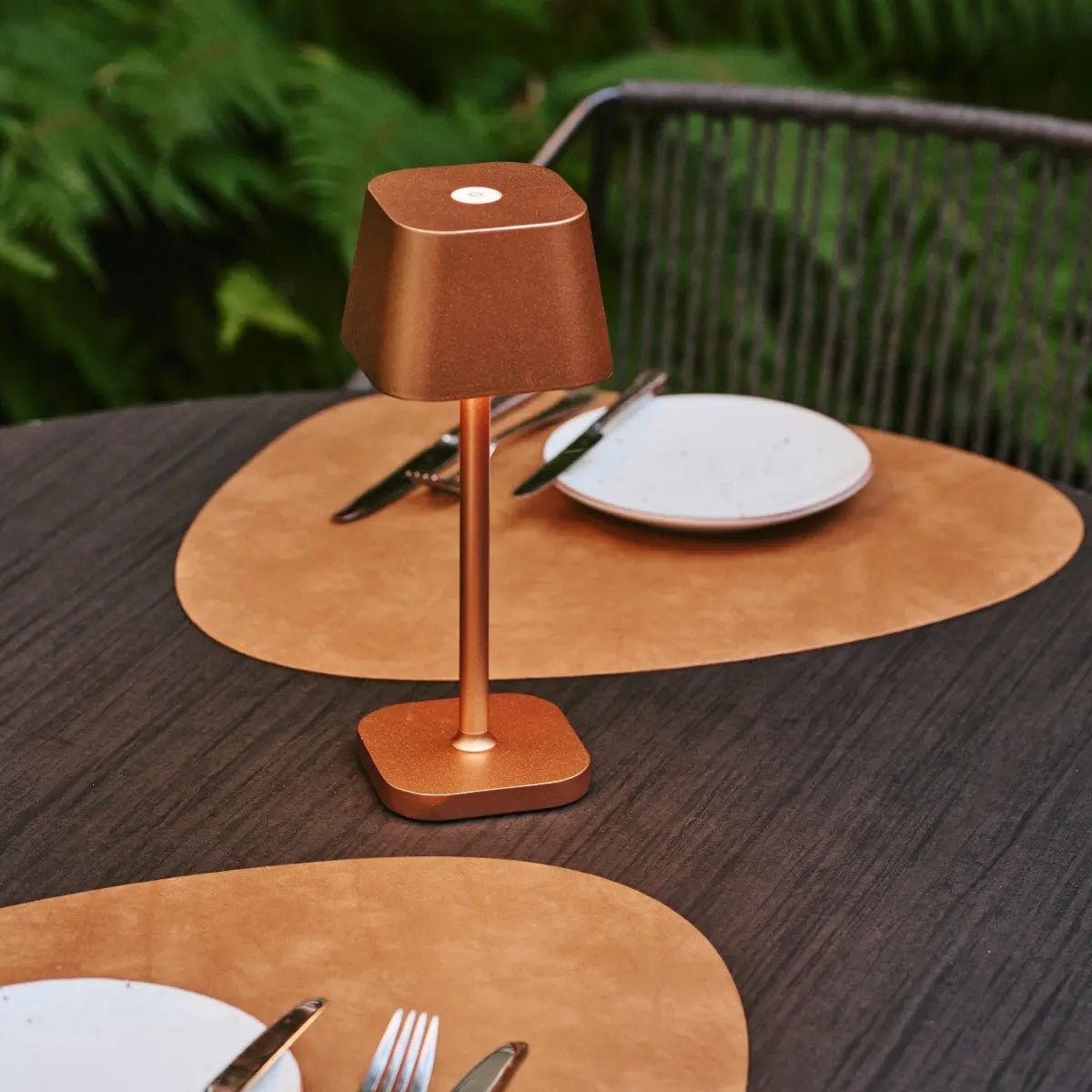 Ava copper metal lamp 3 light modes detail