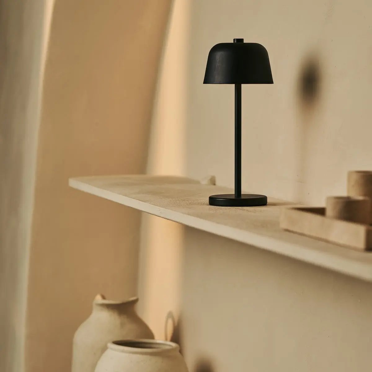 Bryn cordless lamp detail of matte black metal finish