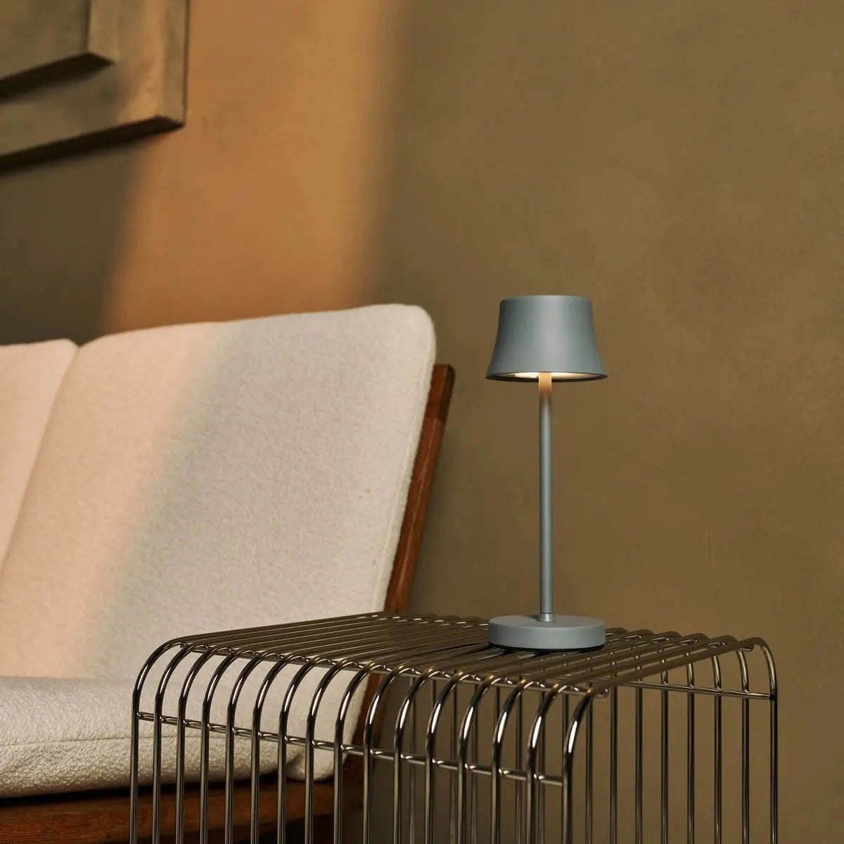De Pijp lamp detail of matte mouse grey metal texture