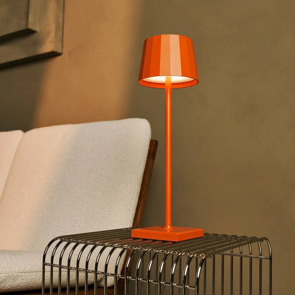 4 Wouter lamps on Amstel Dock for simultaneous charging
