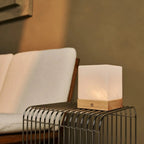 Yce Mini lamp USB-C charging detail