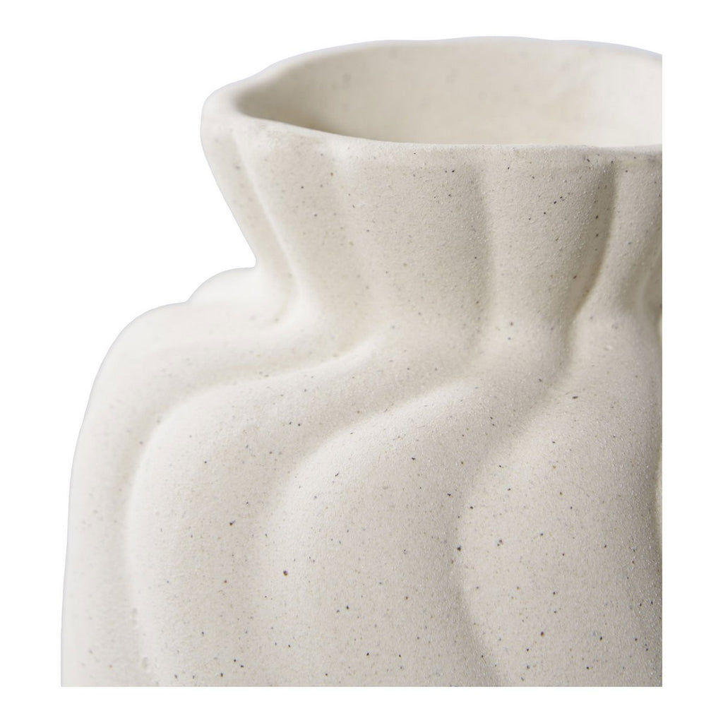 Evara wavy vase close-up showing pair together