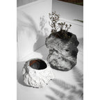 Ceramic vase with rock look, trendy natural design.CHU32ZW