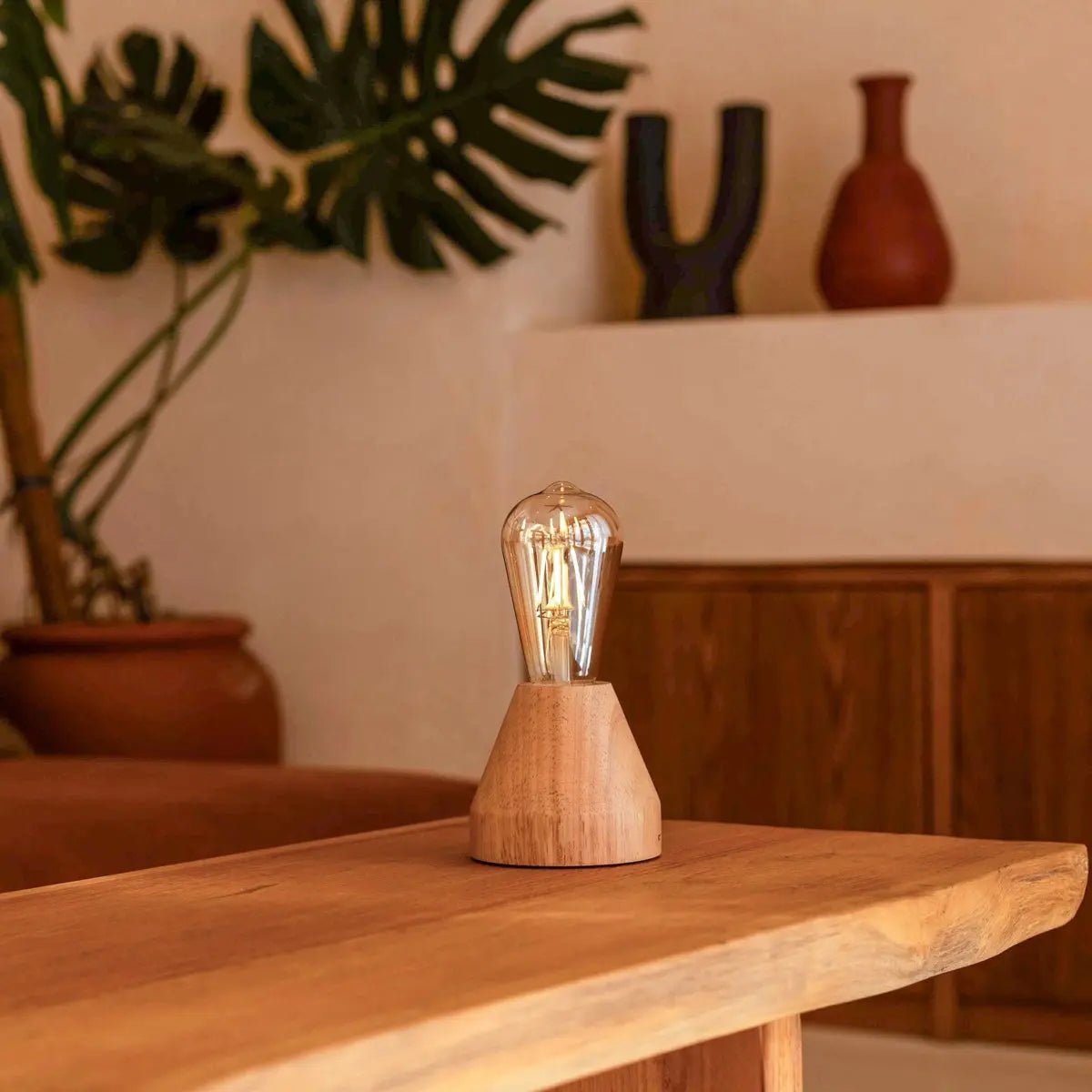 Zavi cordless lamp overhead view