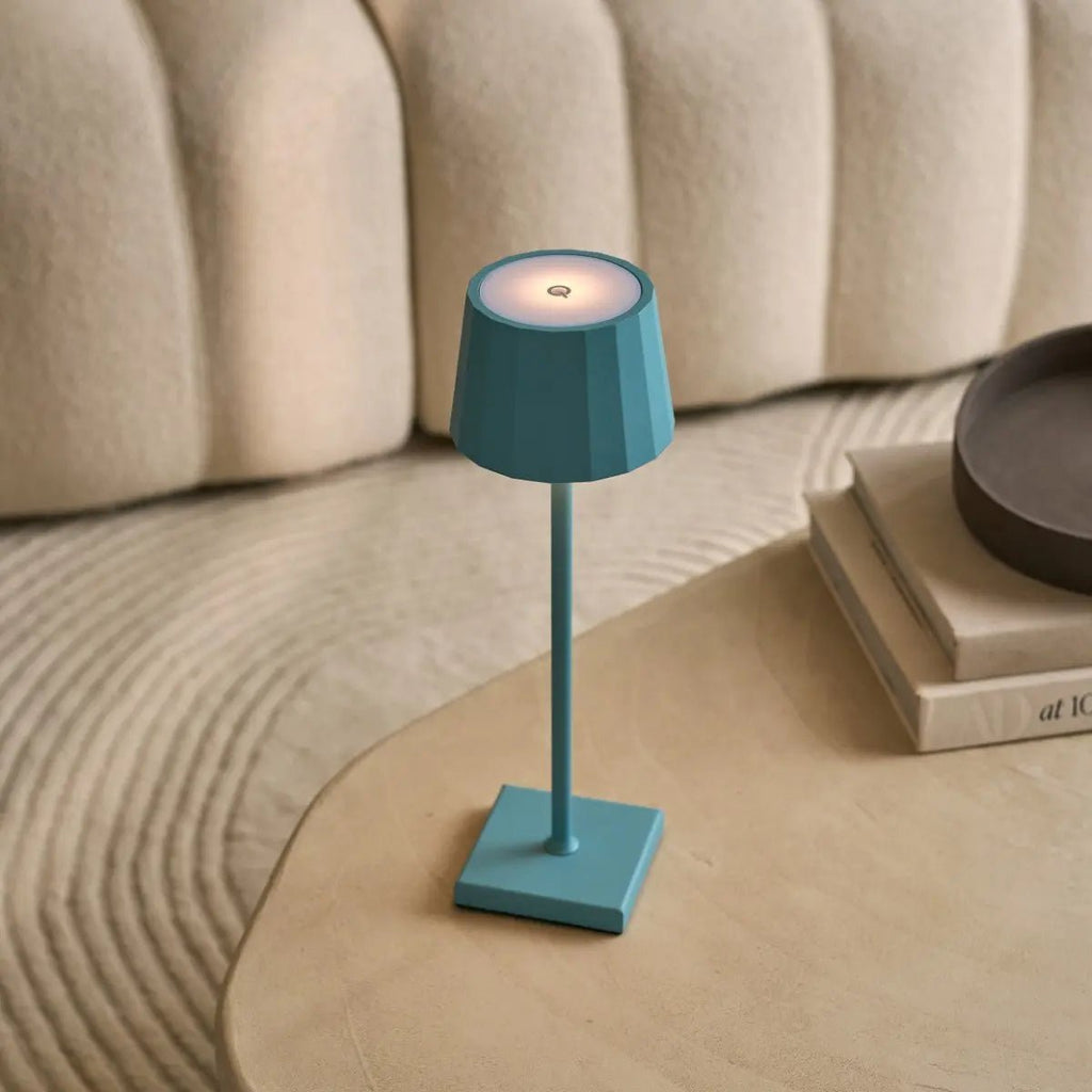 William rechargeable lamp touch-dim function close-up