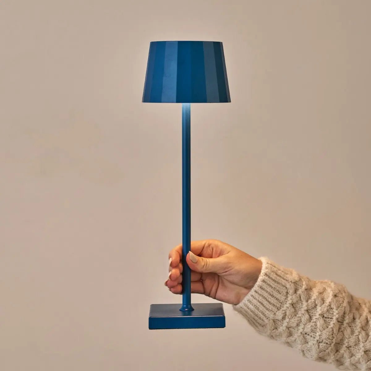 4× Wouter delft blue rechargeable lamps with Amstel wireless charging dock