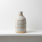Whoopy Concrete Rattan Vase L op witte plank, leeg
